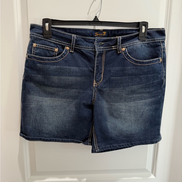 Seven7 Women's Dark Blue Jean Shorts - Picture 1 of 5